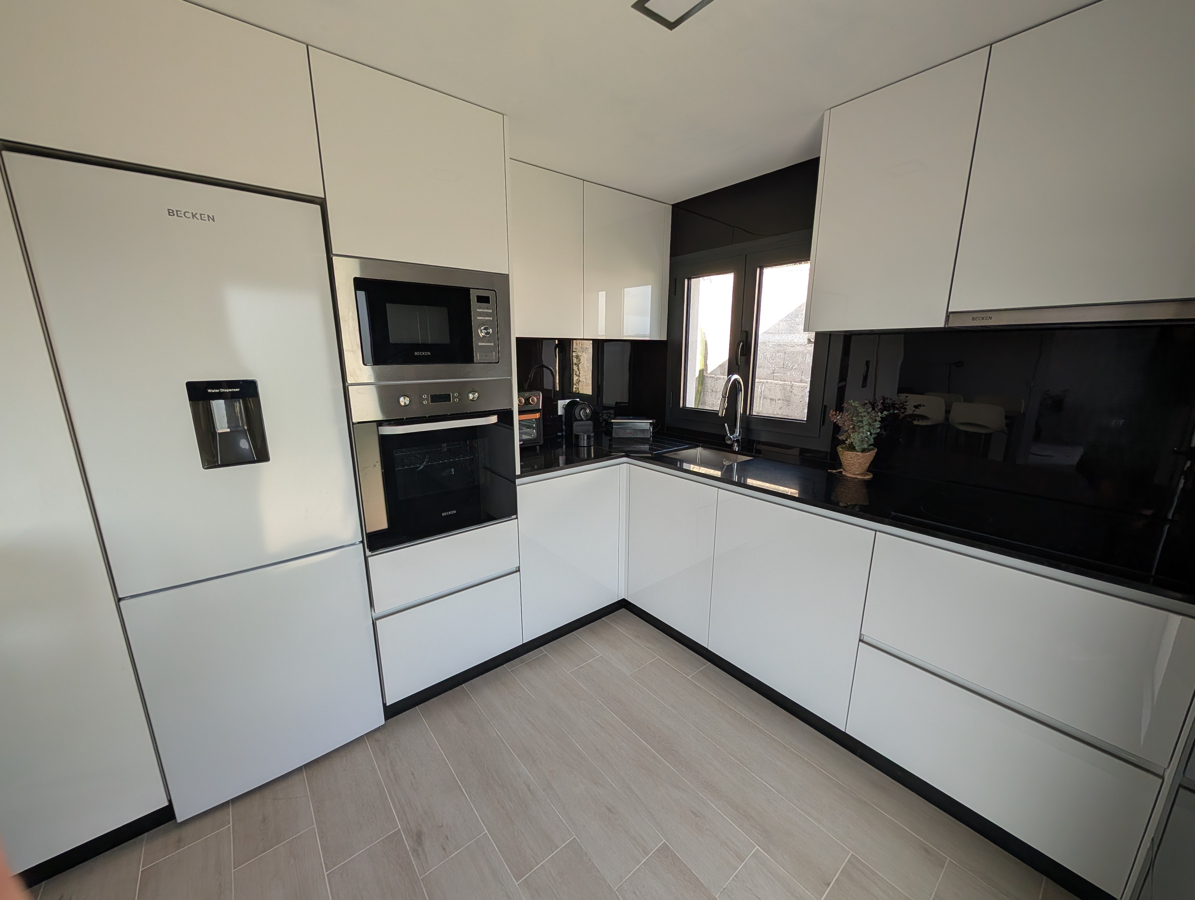 Cozinha equipada da Casa Porta da Frente