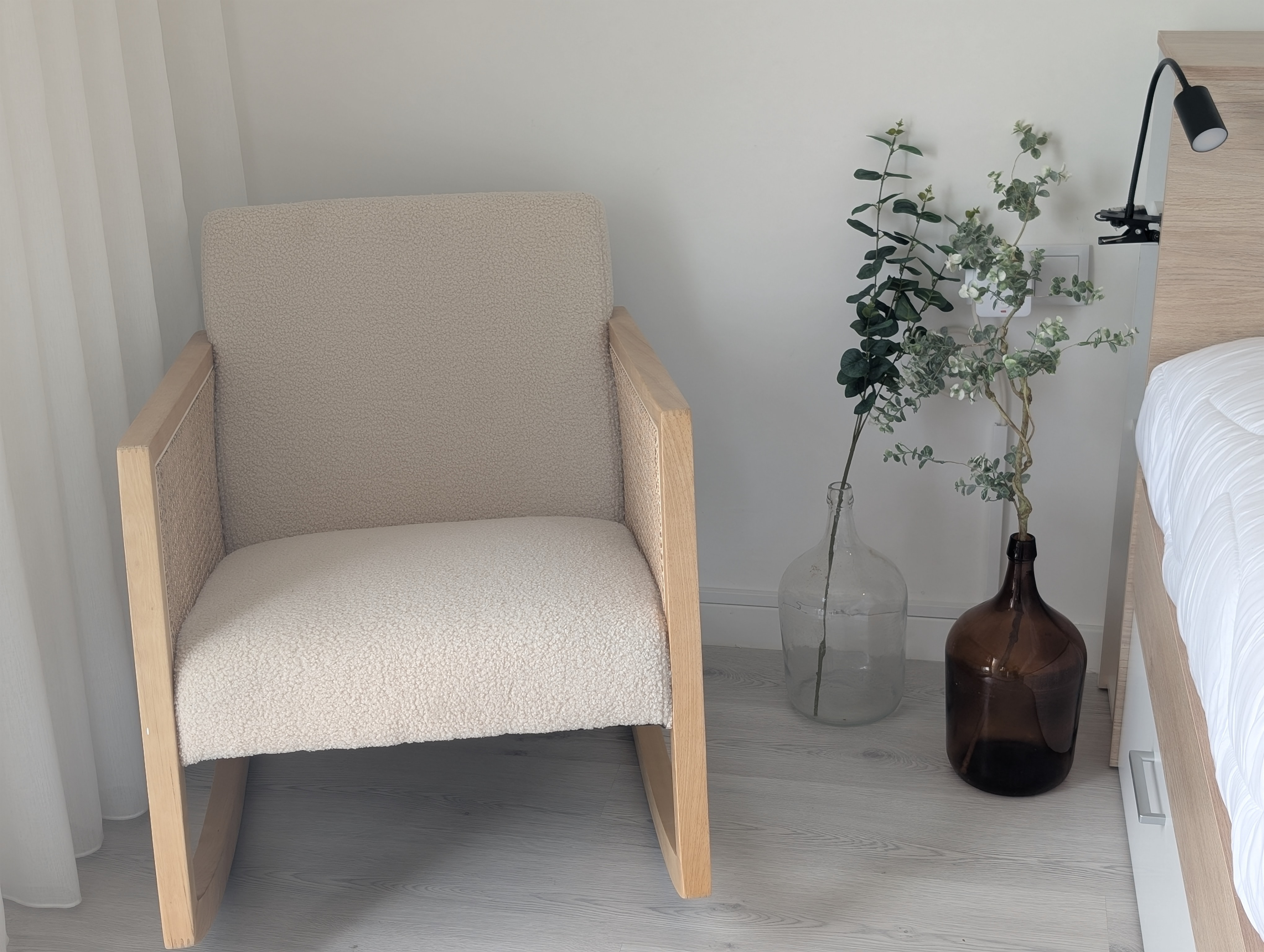 Pormenor do quarto preparado para hóspedes