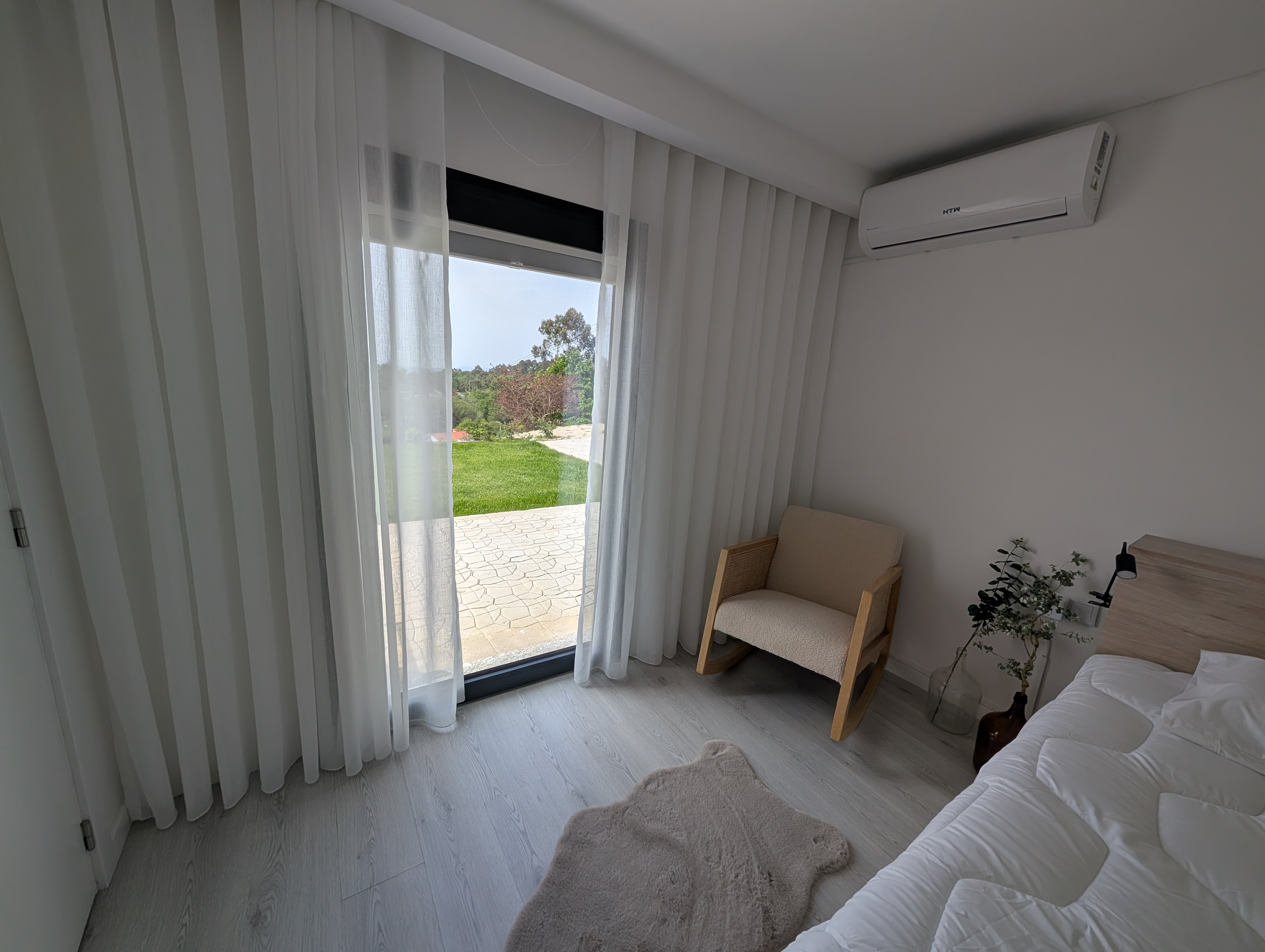 Ambiente acolhedor do quarto